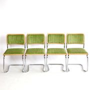 Série de quatre chaises B32