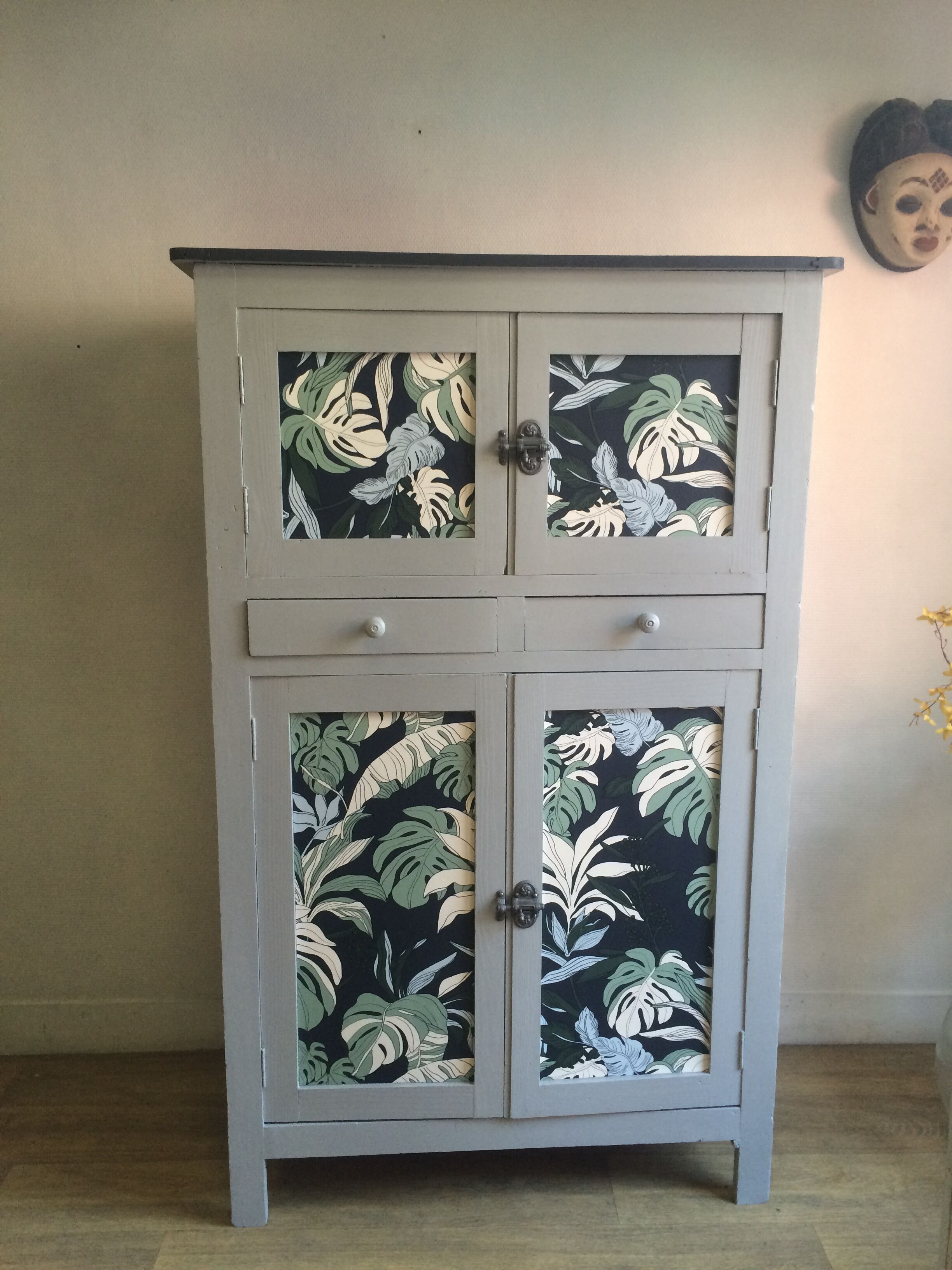 Armoire parisienne vintage palmier