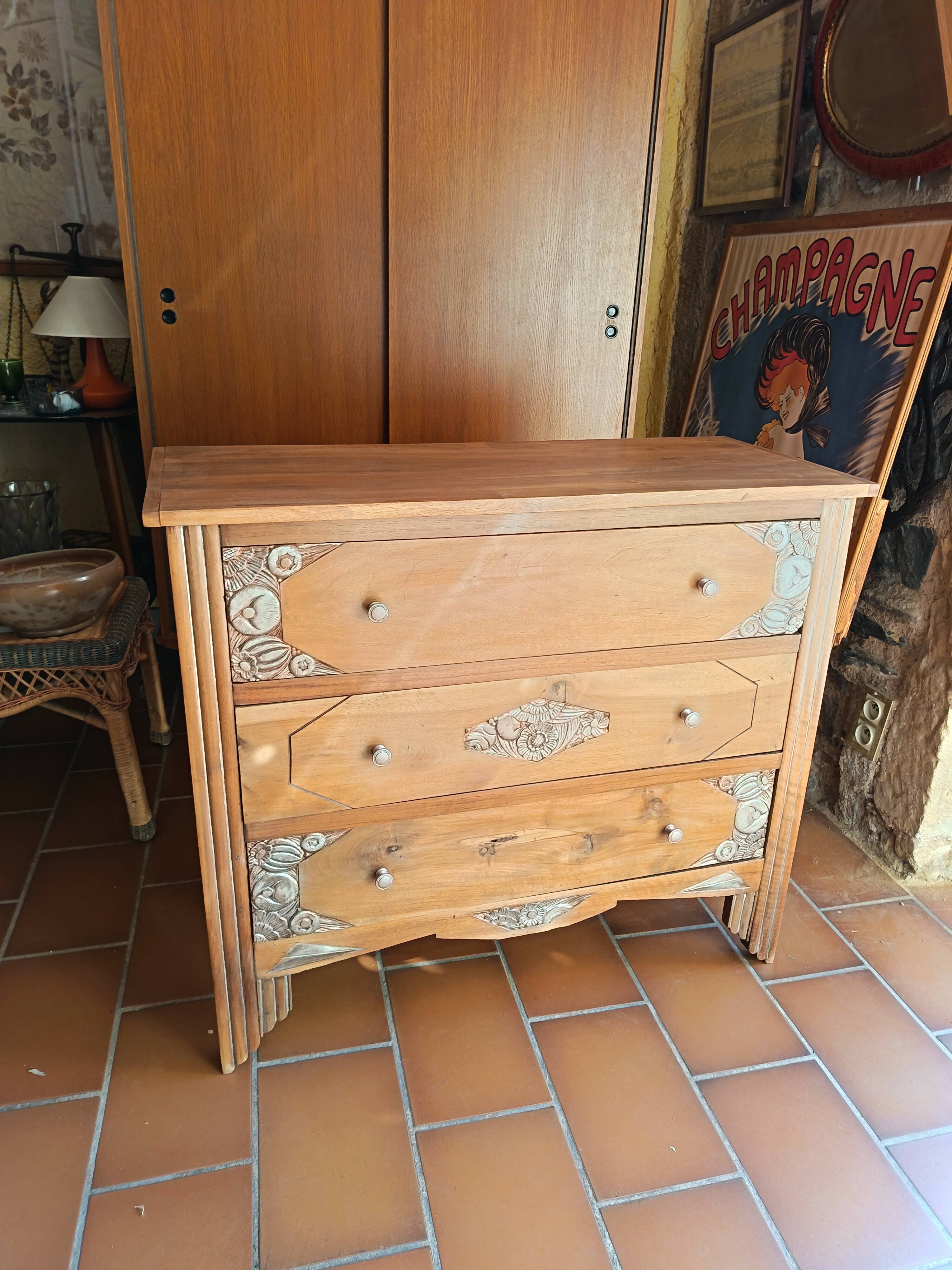 Art Deco chest of drawers