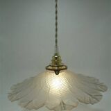 Suspension (spider web decor)