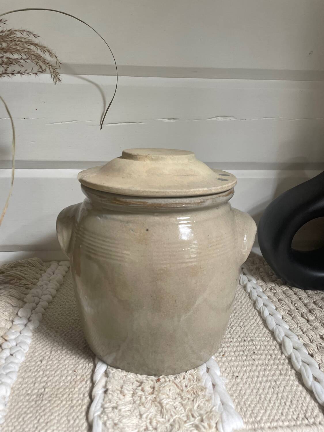 Glazed stoneware pot