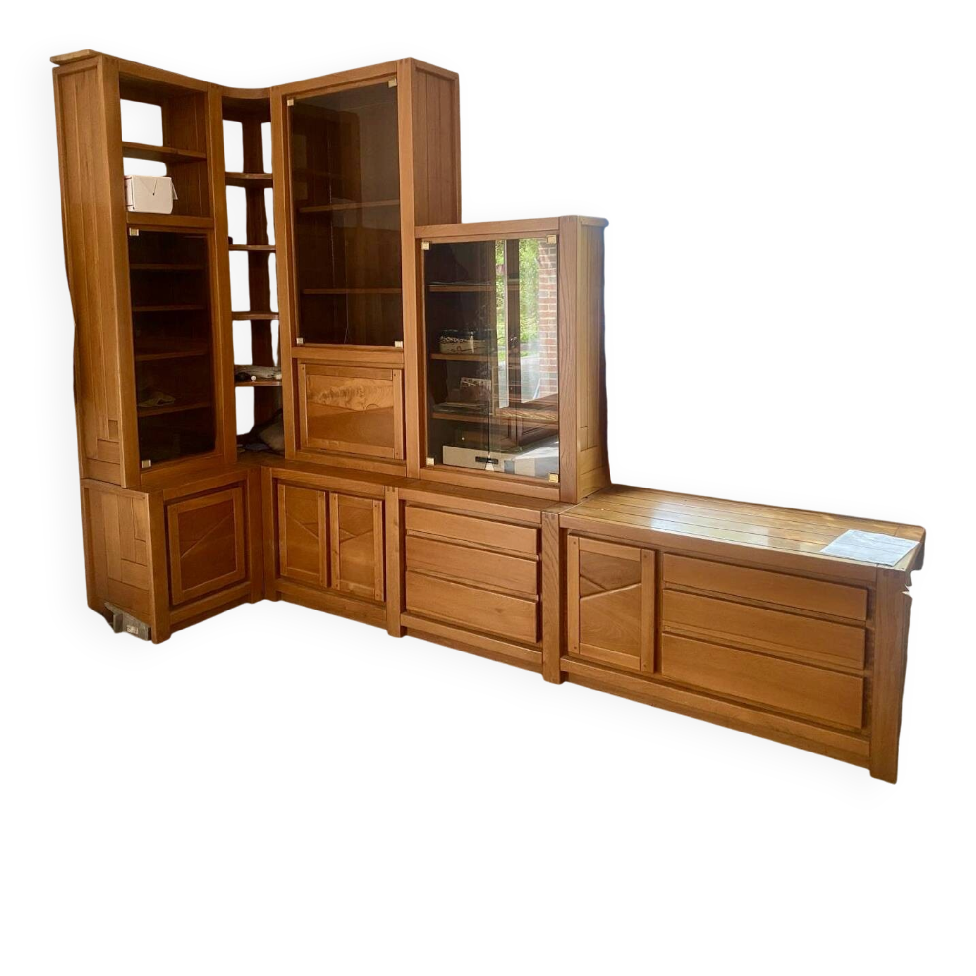 Corner buffet shelf in solid elm desmarchelier