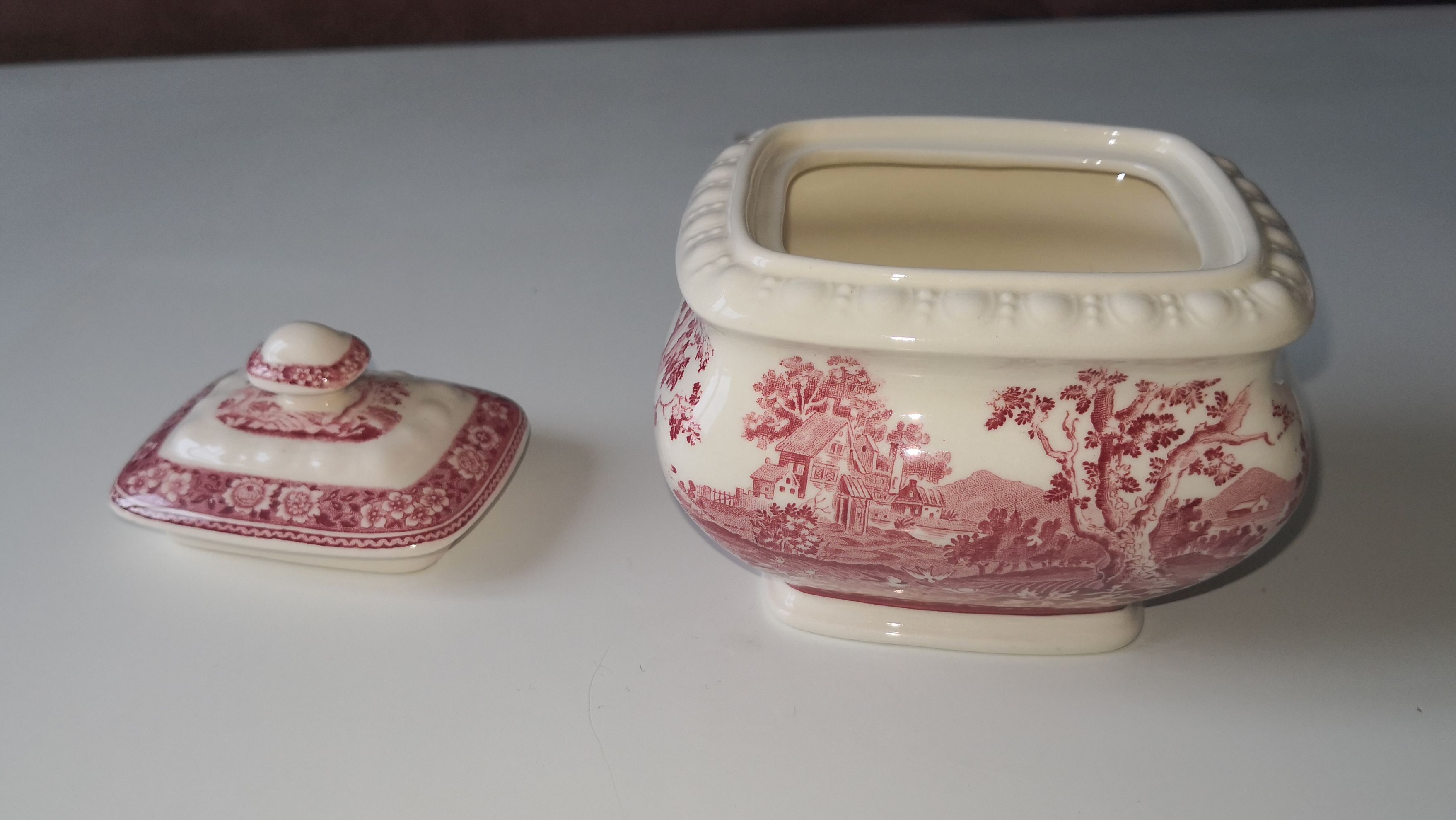 Villeroy and boch ceramic sugar bowl