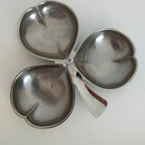 Stainless steel aperitif dish in the shape of a clover