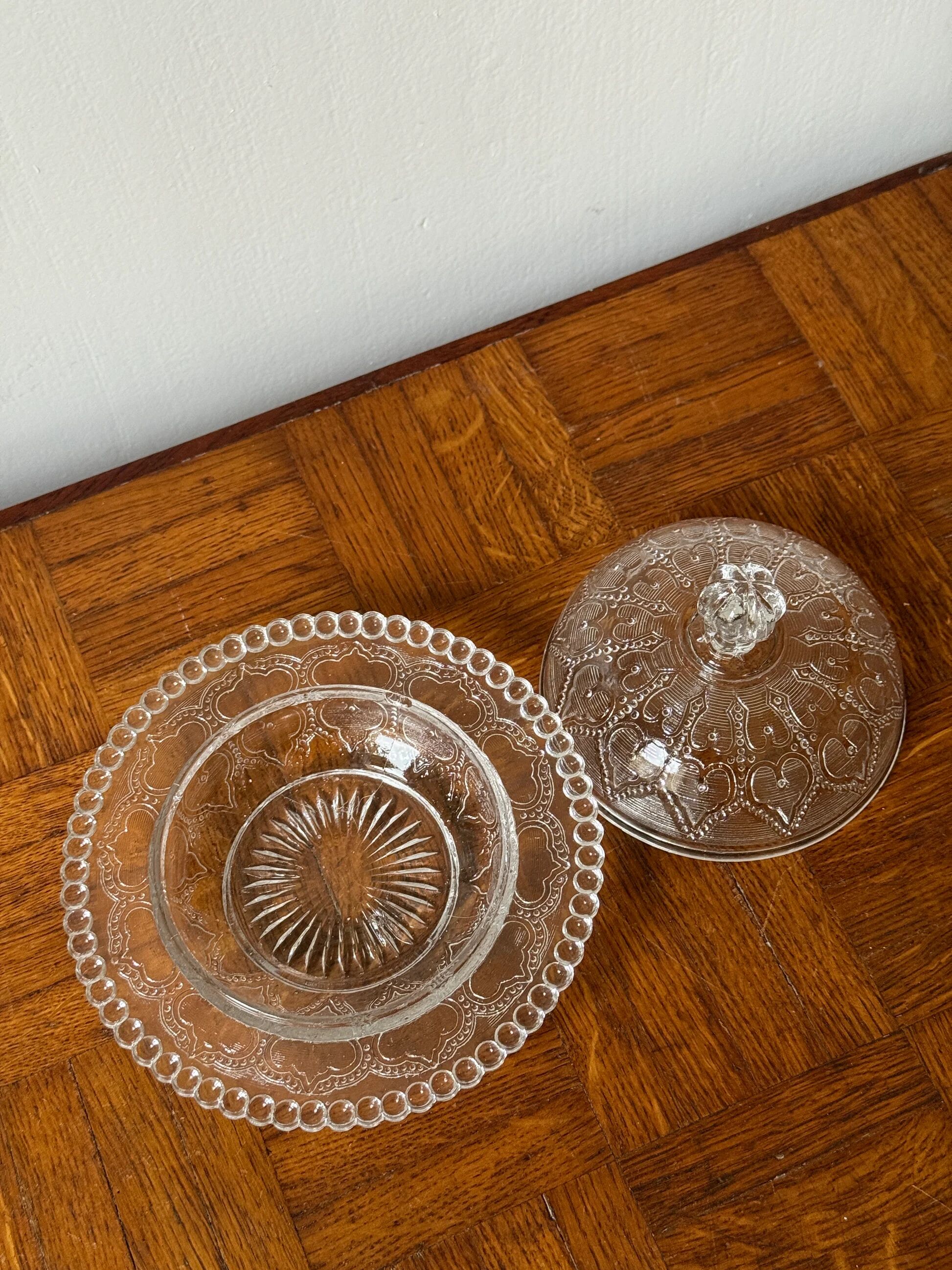 Bonbonnière, sucrier en verre