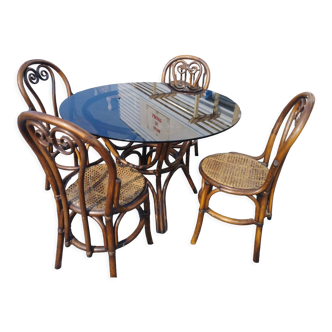 Rattan dining table and its 4 matching chairs