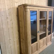 Library in oak from the late 19th century.