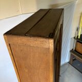 Antique display case in blond wood – small-paned windows with key