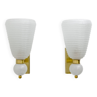 Pair of Mid-century Modern Brass and "Pulegoso" Murano Glass Sconces