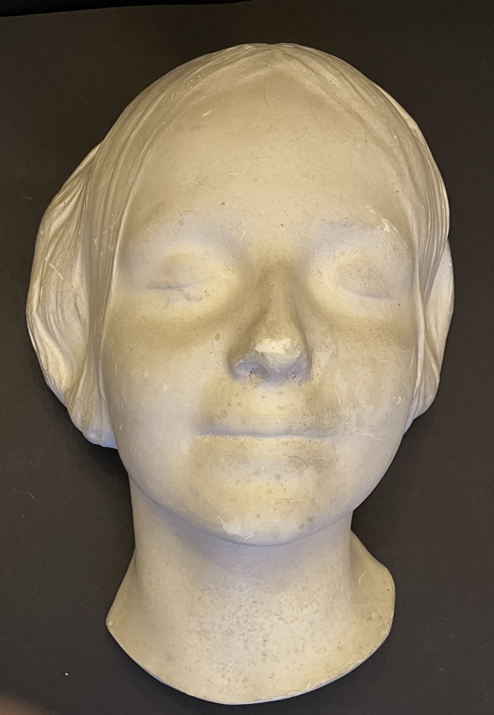 Plaster head: The drowned of the Seine
