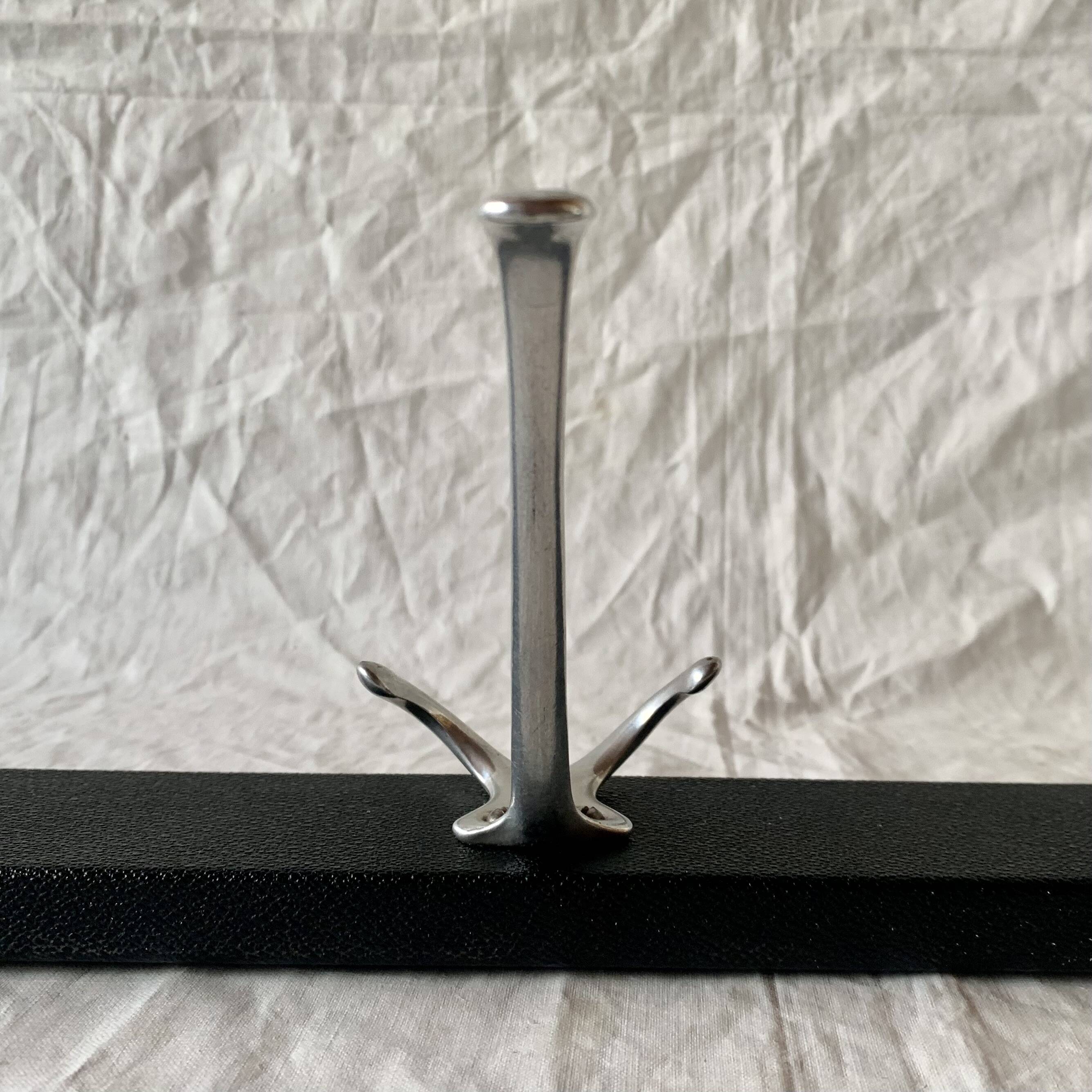 Vintage wall coat rack in wood and black Skai - 6 coat hooks