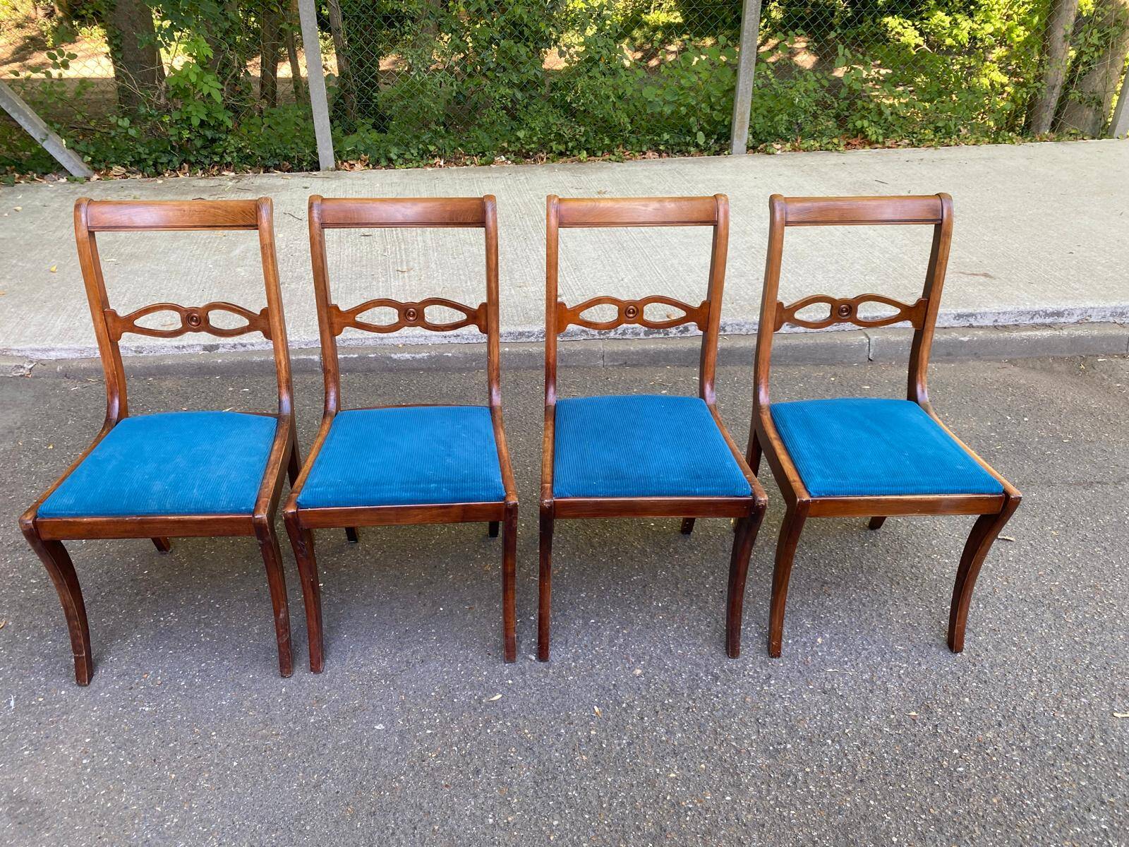 4 solid wood dining chairs with blue velvet fabric