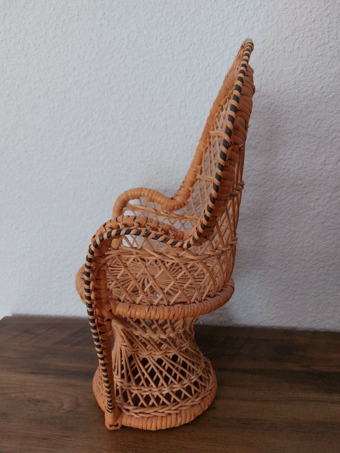 Small emmanuelle armchair for vintage doll wicker / rattan new