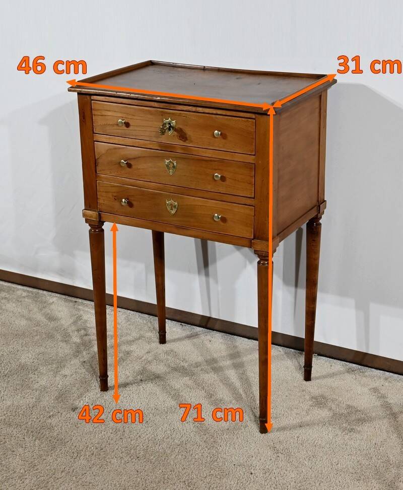 Small Living Room Table in Cherry and Walnut, Louis XVI Period – Late 18th Century