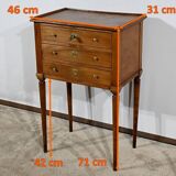 Small Living Room Table in Cherry and Walnut, Louis XVI Period – Late 18th Century