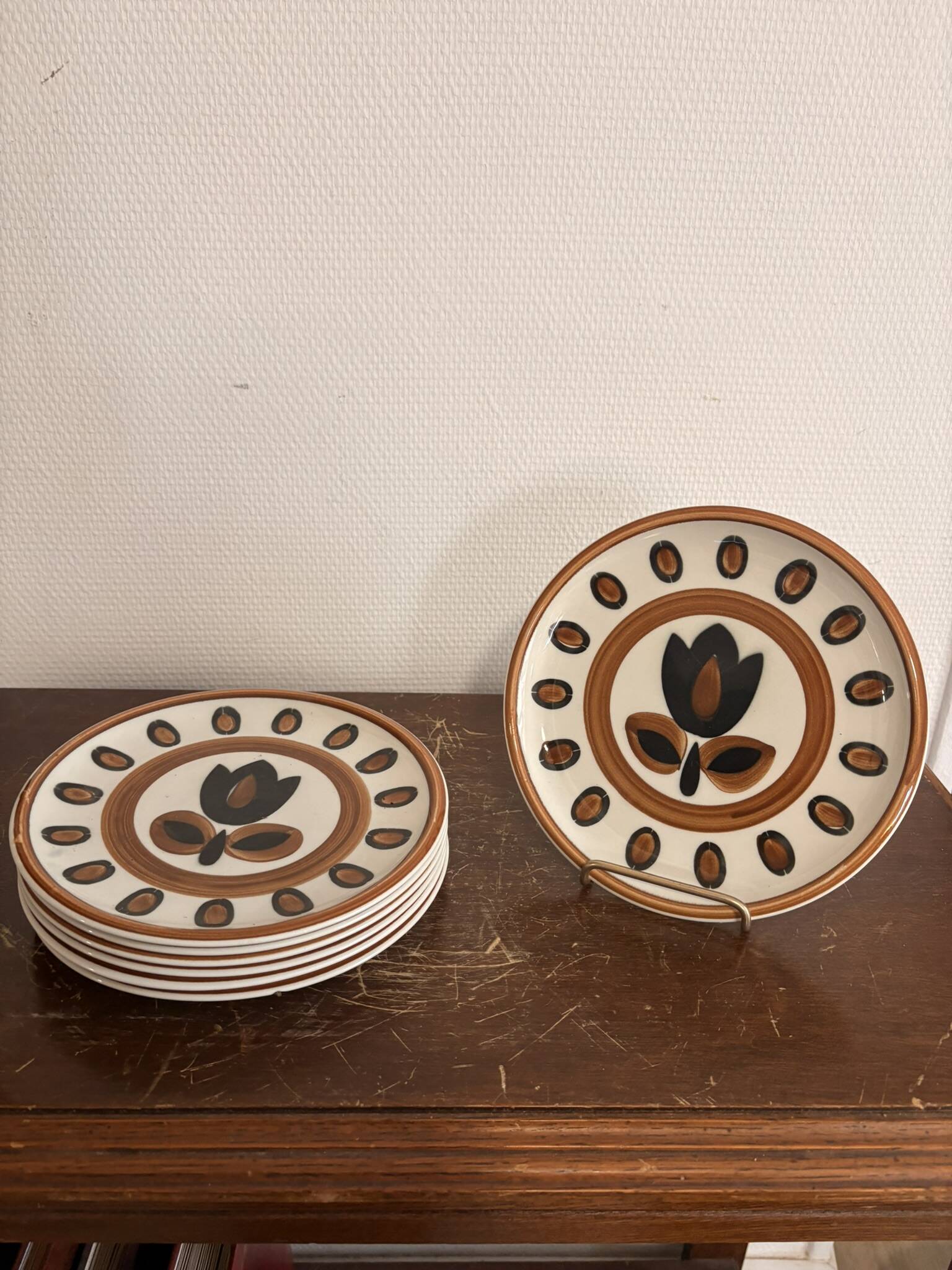 Lot 7 Flat Plates Boch Louvière Kimono Tulip Brown Flowers Vintage