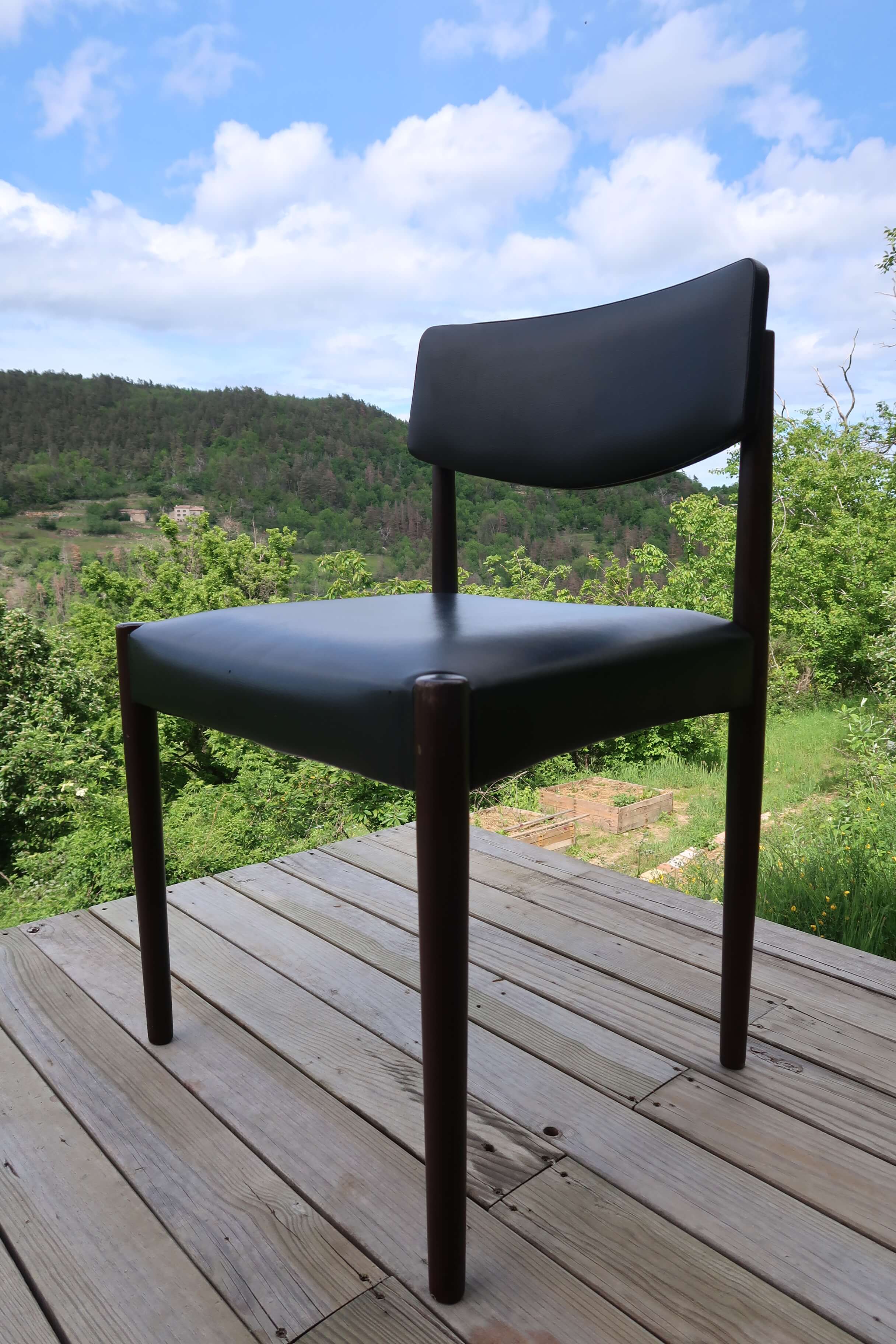Lot of 4 chairs