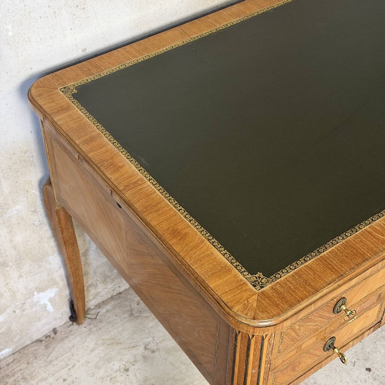 Bureau style transition Louis XV / louis XVI