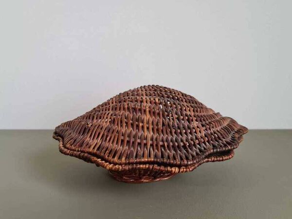 Panier coquillage vintage en osier français, décoration bohème