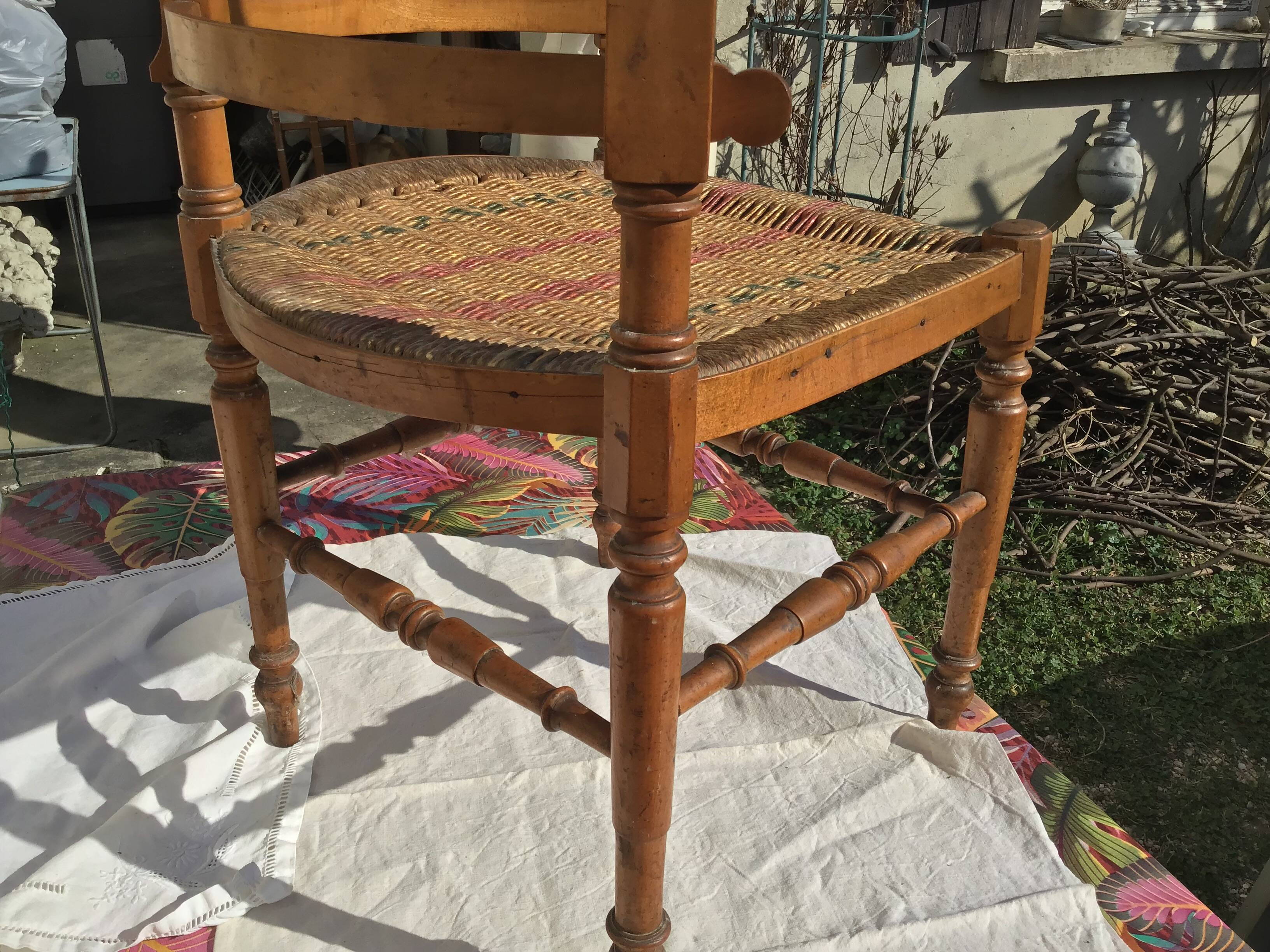 straw-style corner armchair