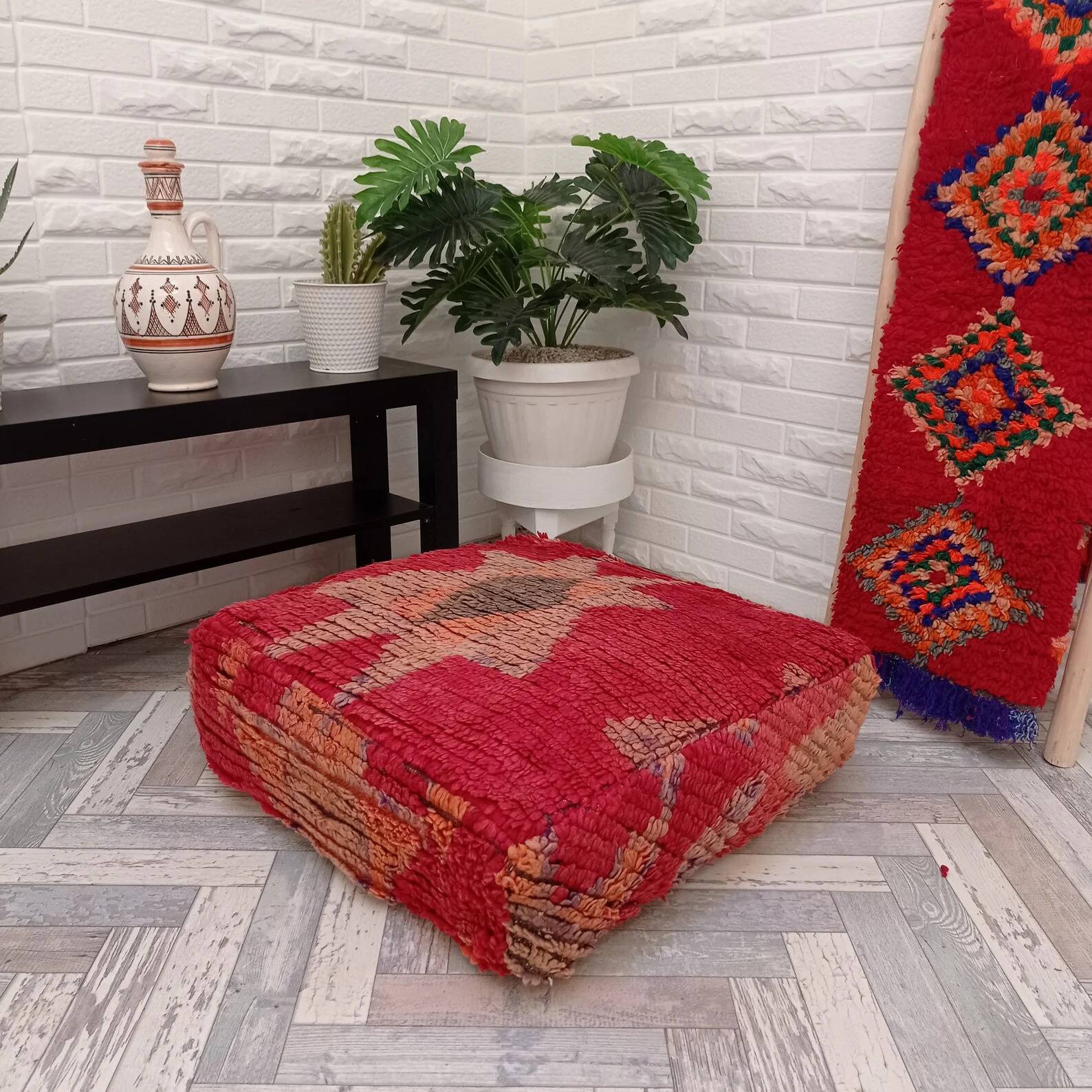 Handmade Berber pouf in wool 60 X 60 X 20 CM
