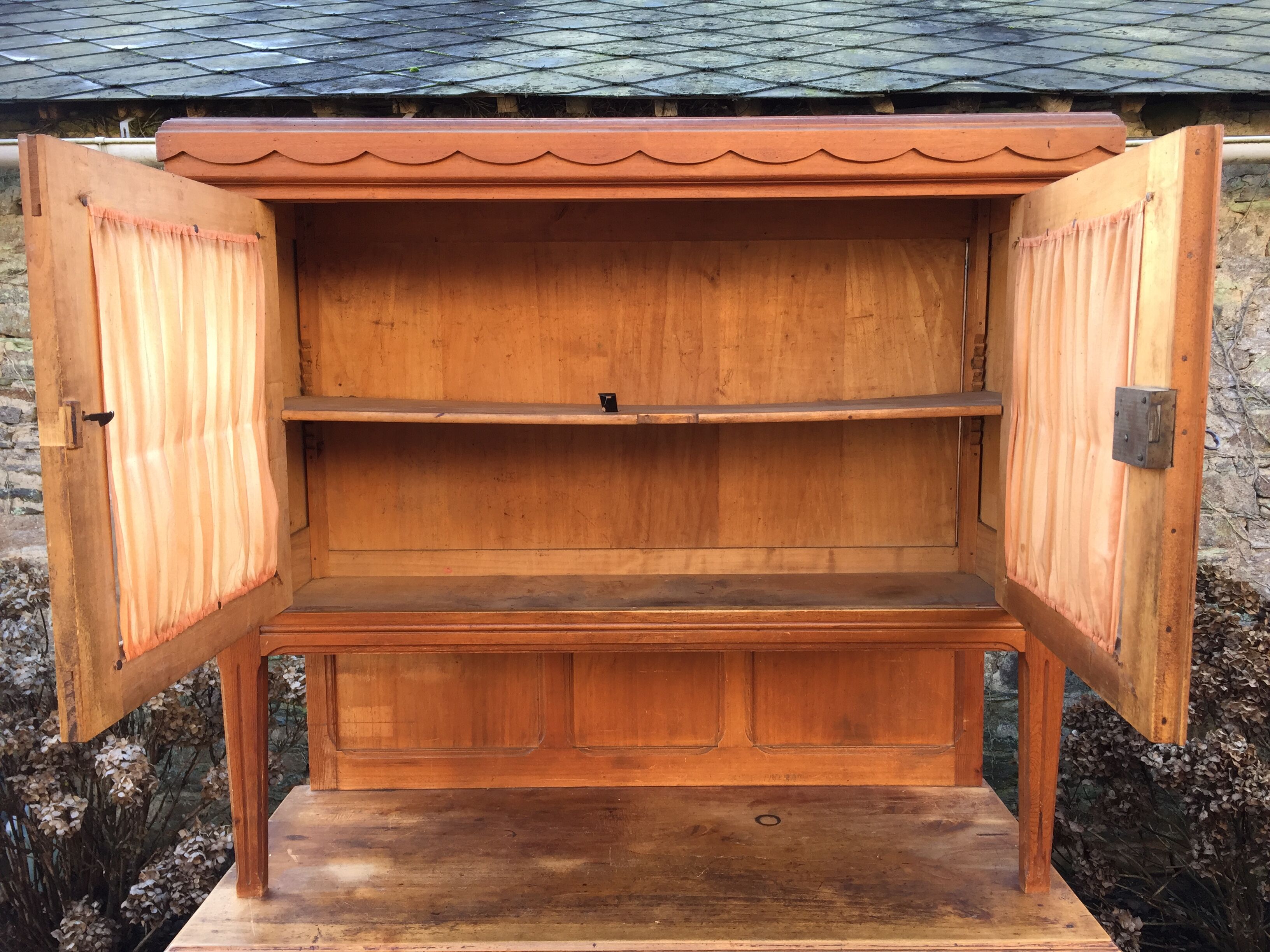 Vintage Parisian buffet with 2 bodies in white poplar wood