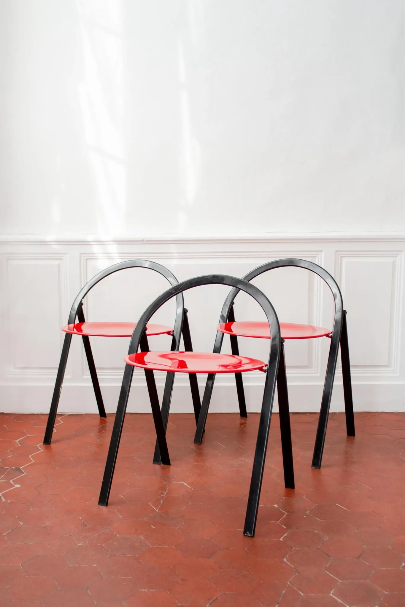 Vintage Clio chairs by Giorgio Cattelan for Cidue, black metal and wood.