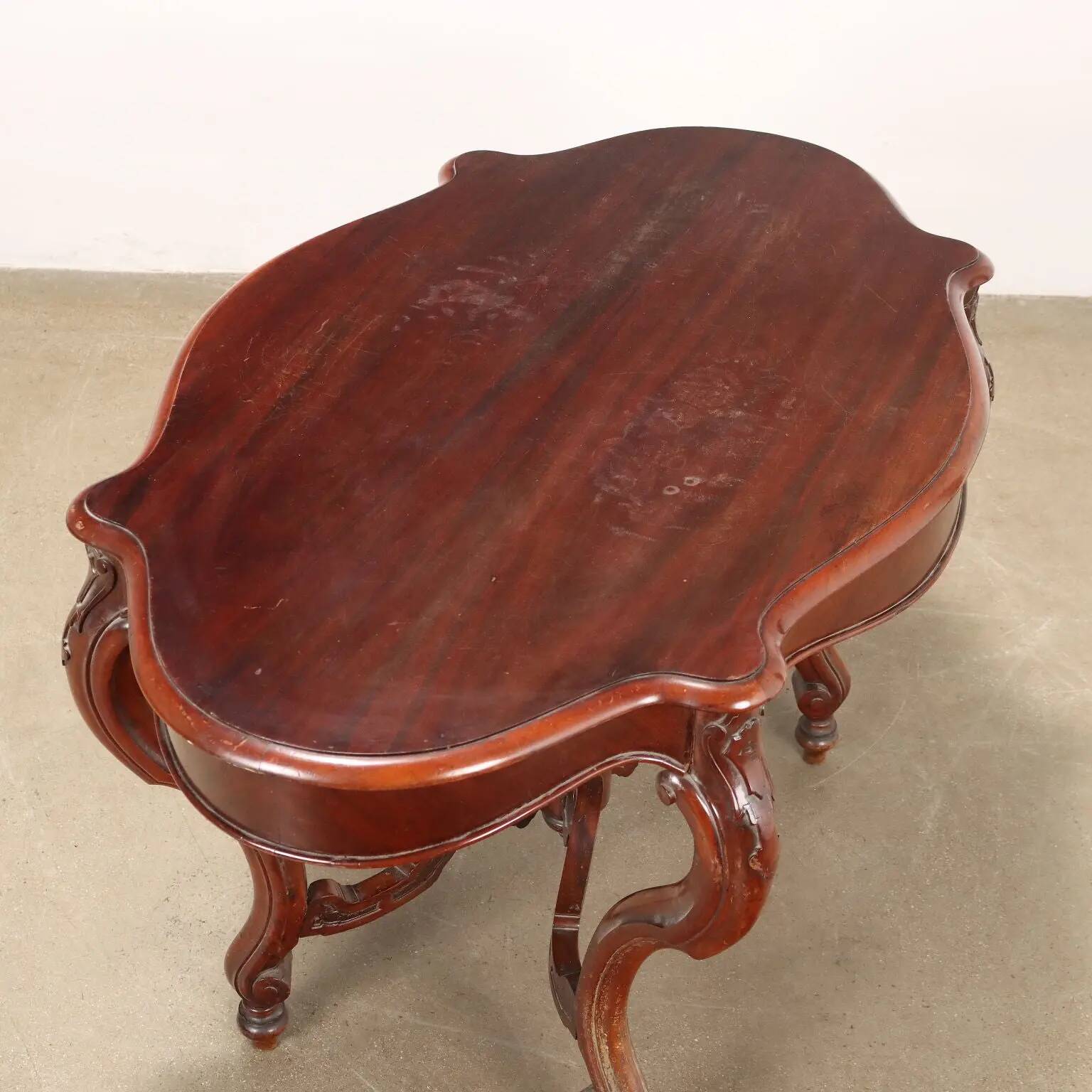 Table ancienne umbertine en acajou, Italie, fin XIXe siècle