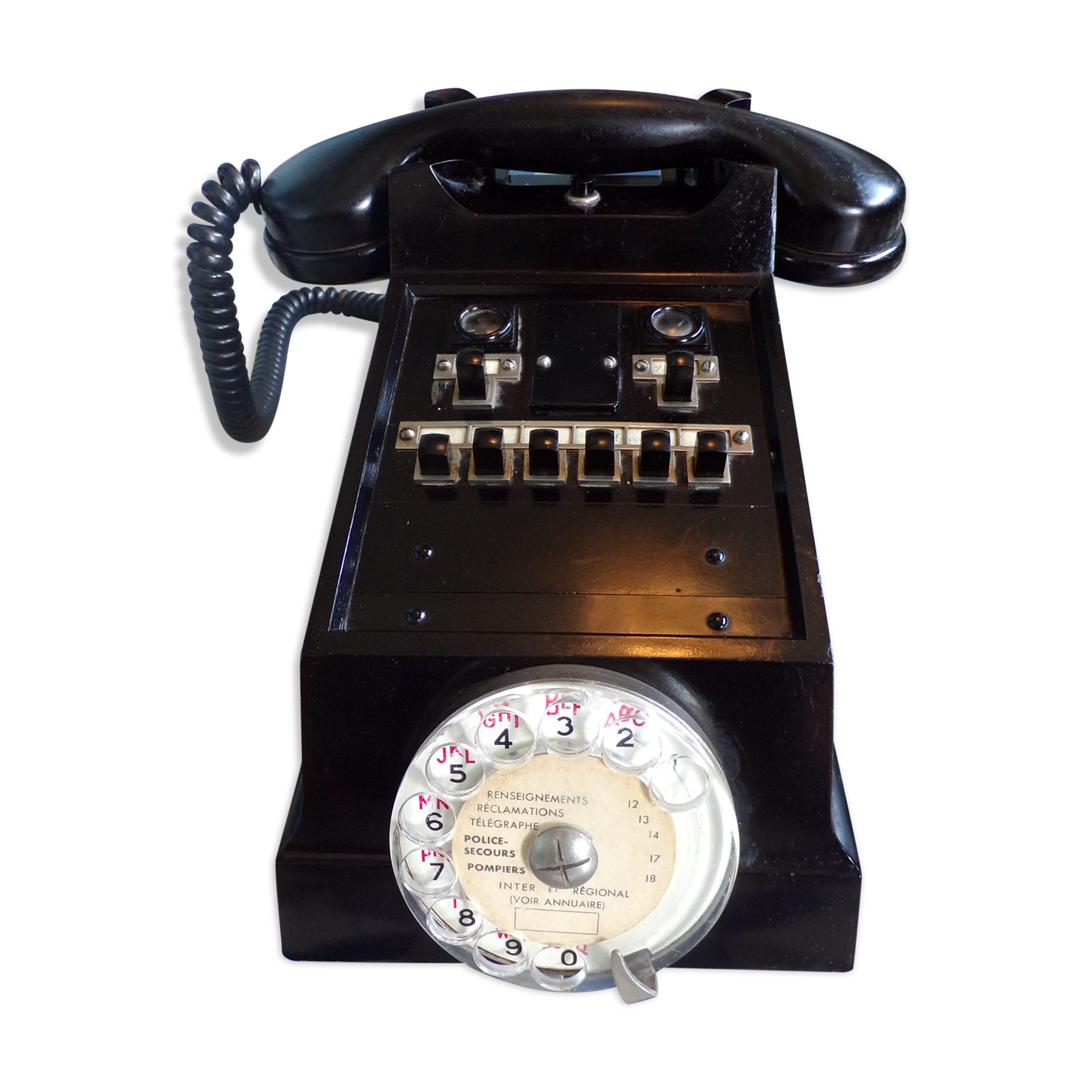 Vintage standard phone in Bakelite