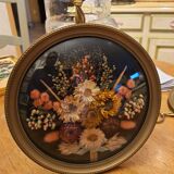 Vintage round frame dried flowers