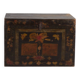 Antique painted wooden chest – Polychrome Chinese dowry chest – circa 1880–1920