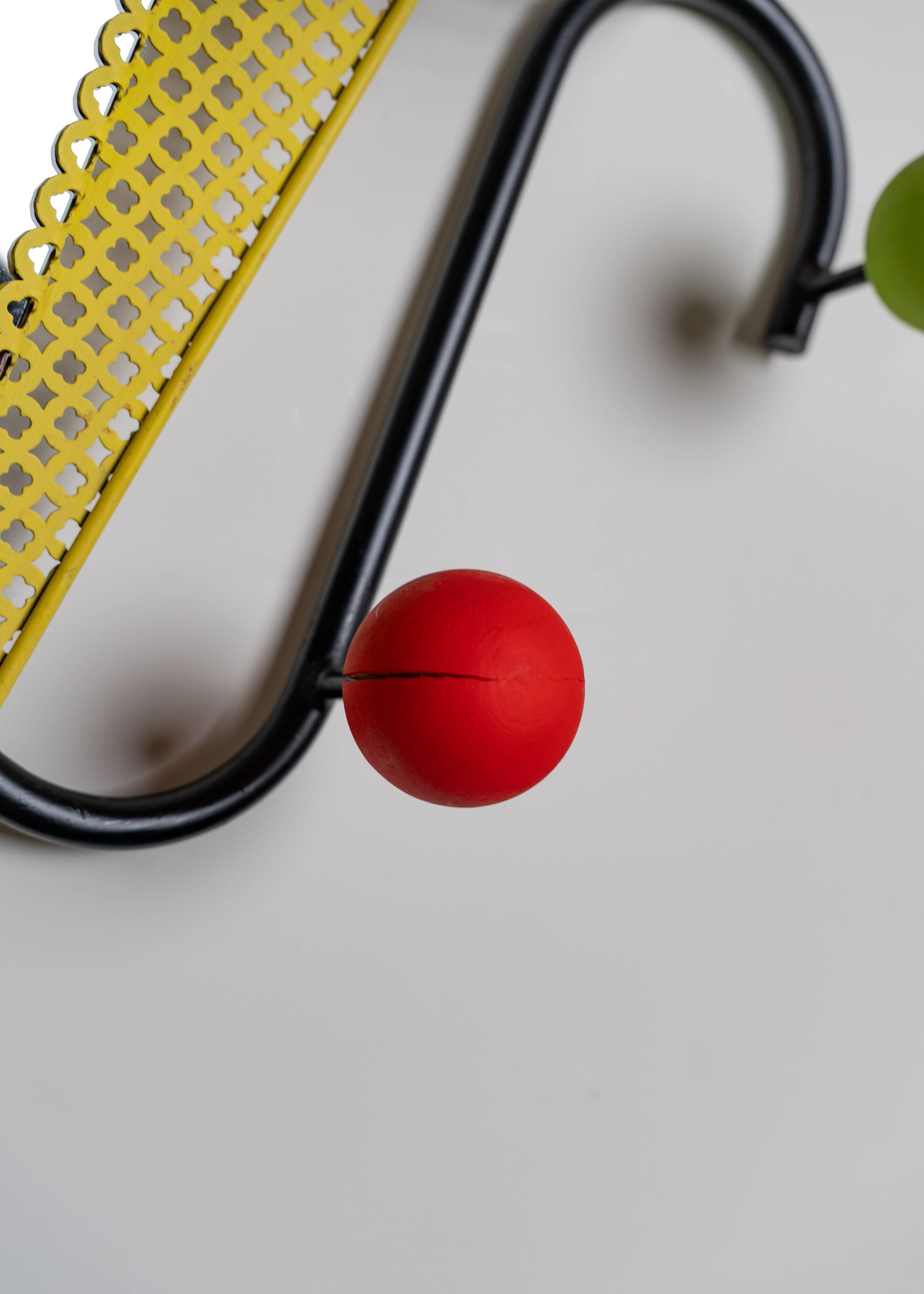 Porte manteau mural Mathieu Matégot, France, 1950