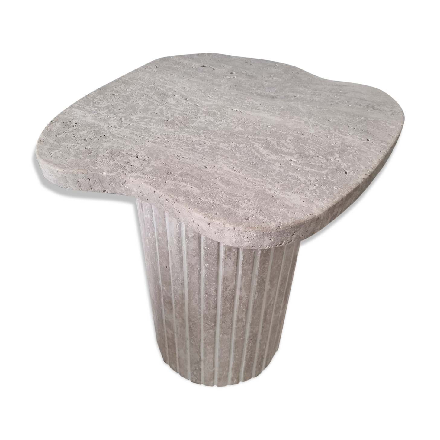 Alpha irregular side table in natural travertine - ribbed foot - L: 40 / H: 50cm