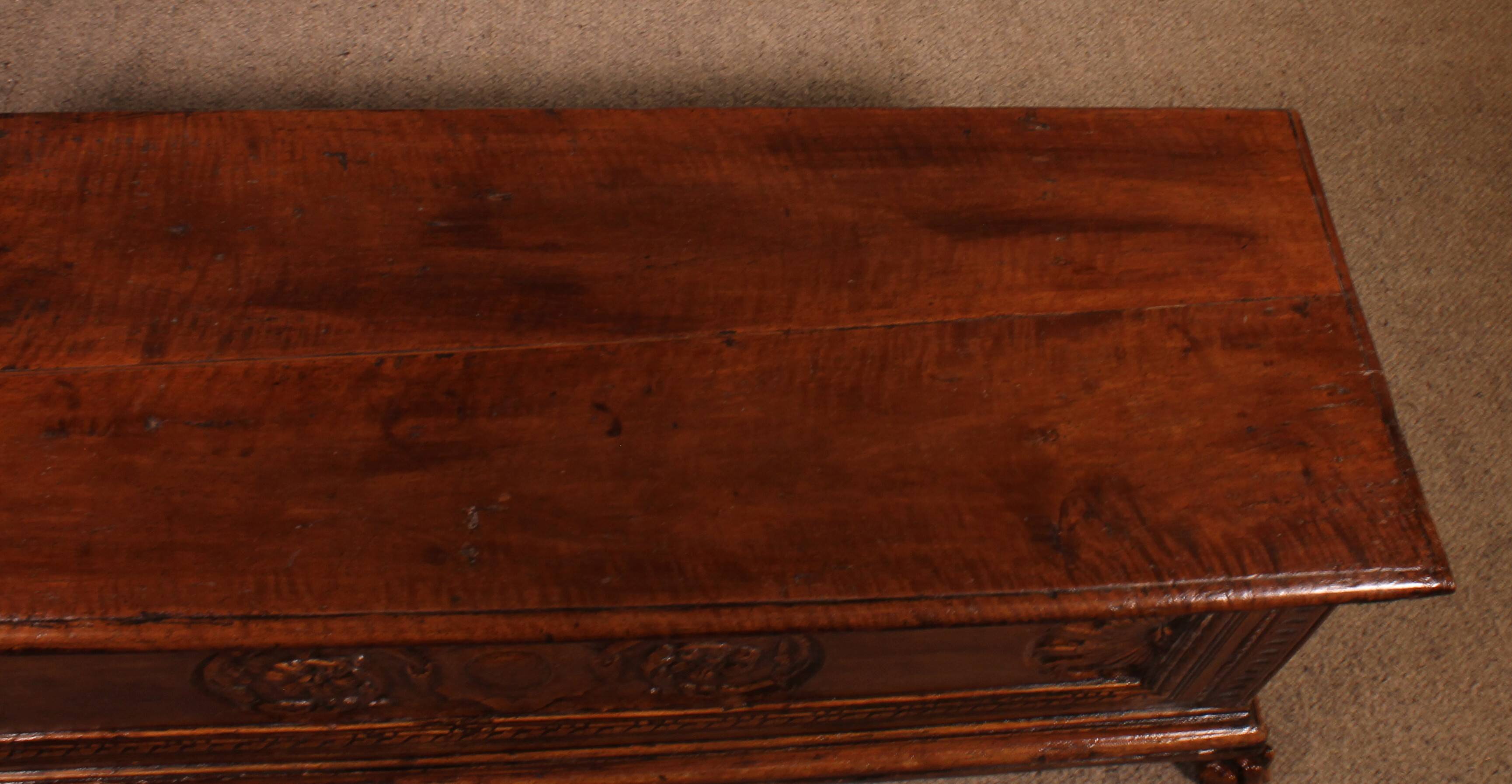 Italian Renaissance walnut chest - circa 1600