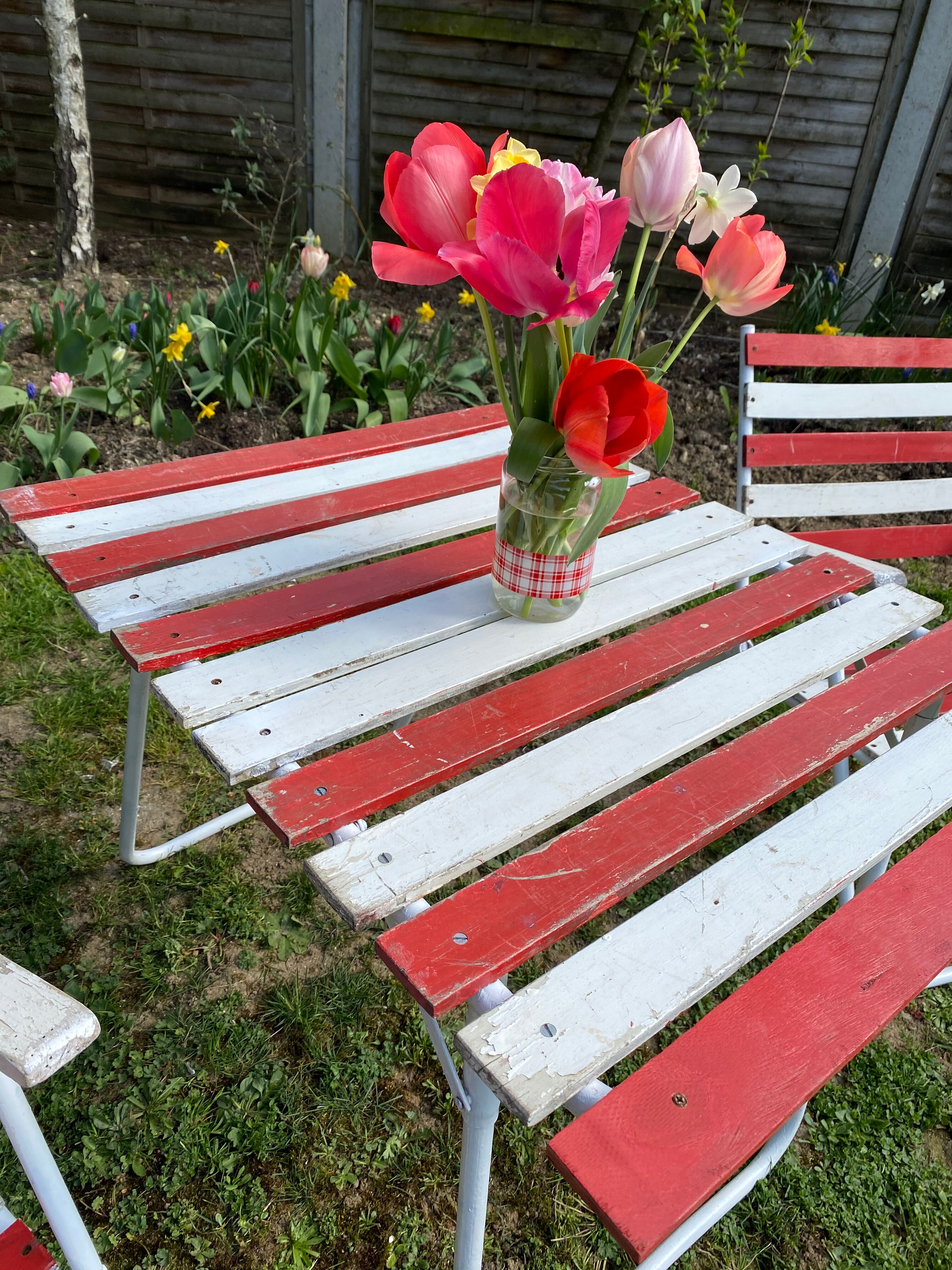 Former vintage garden lounge