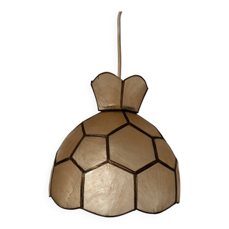 Mother-of-pearl suspension