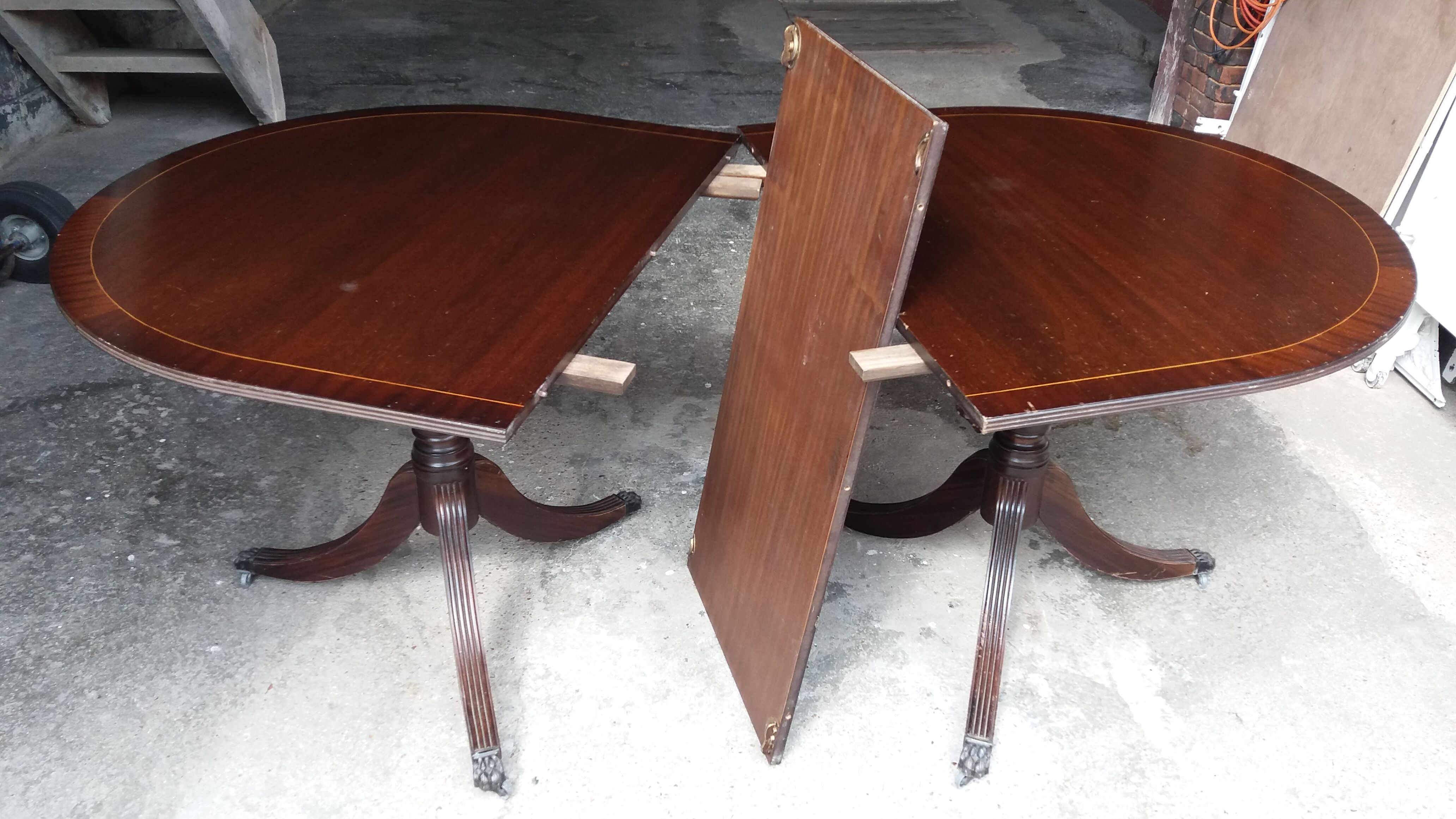 English table with extension