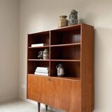 Vintage wooden cabinet / bookcase