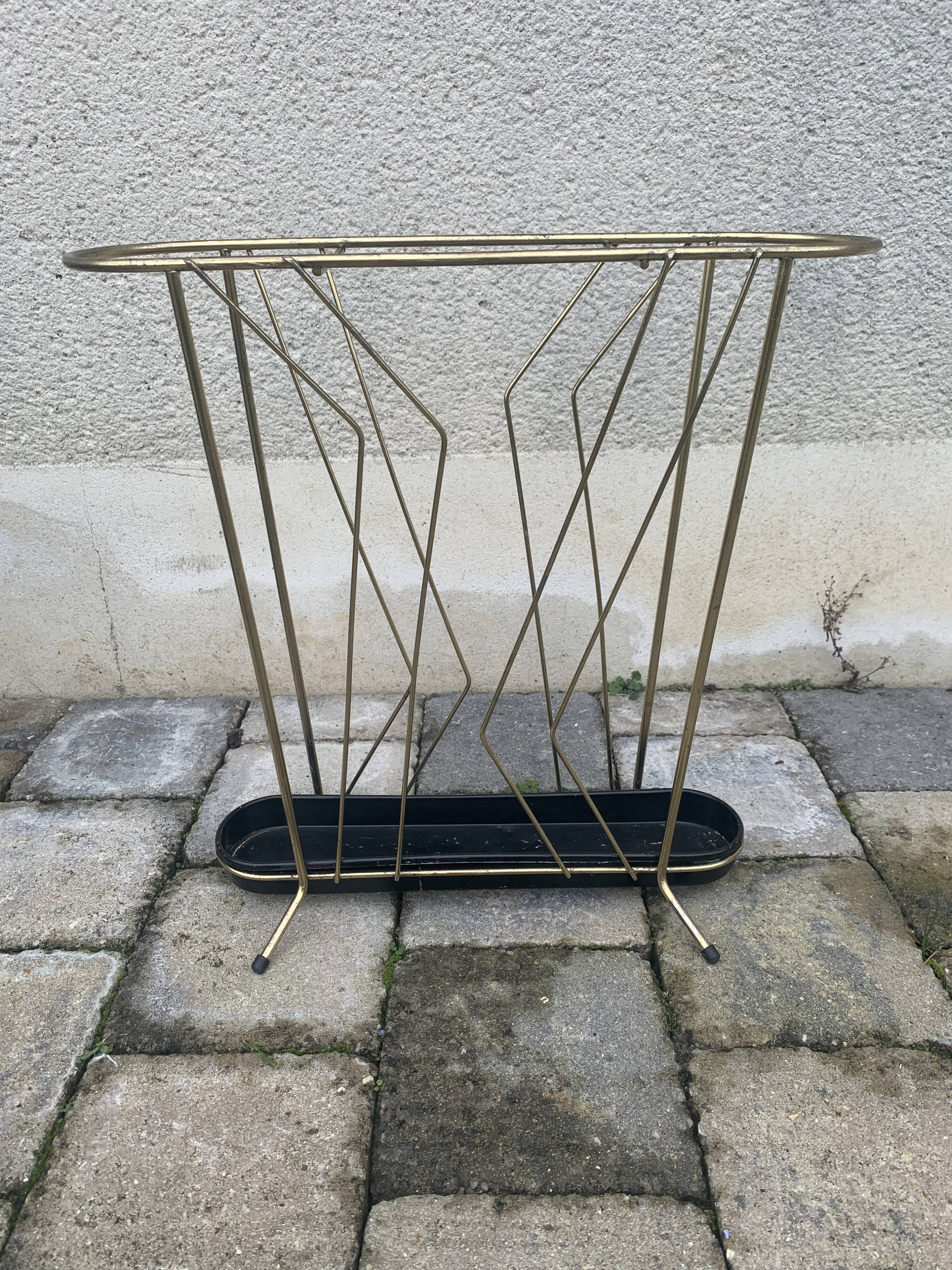 Vintage umbrella door