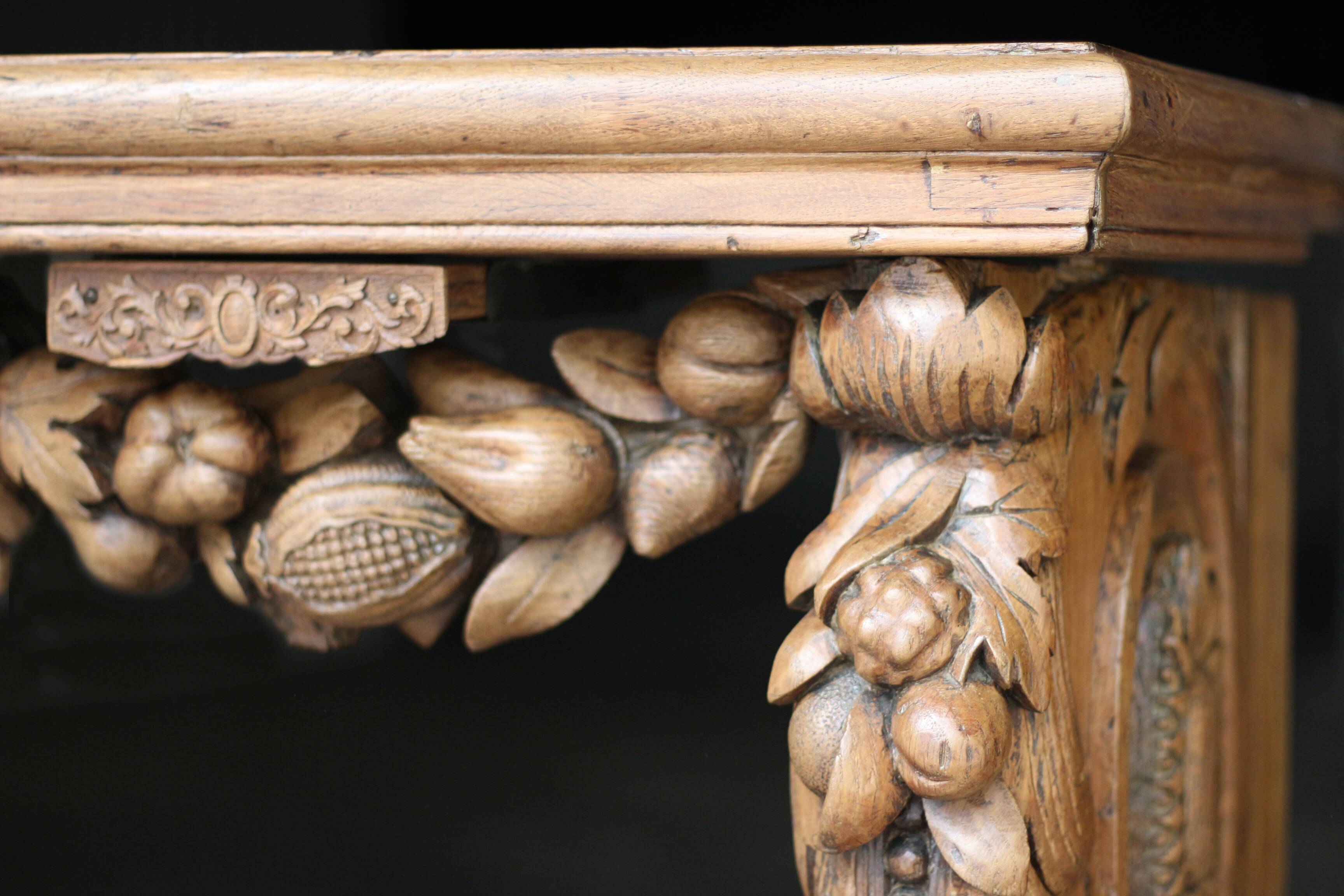 Exceptionnelle console desserte en chêne (18eme). Magnifique travail