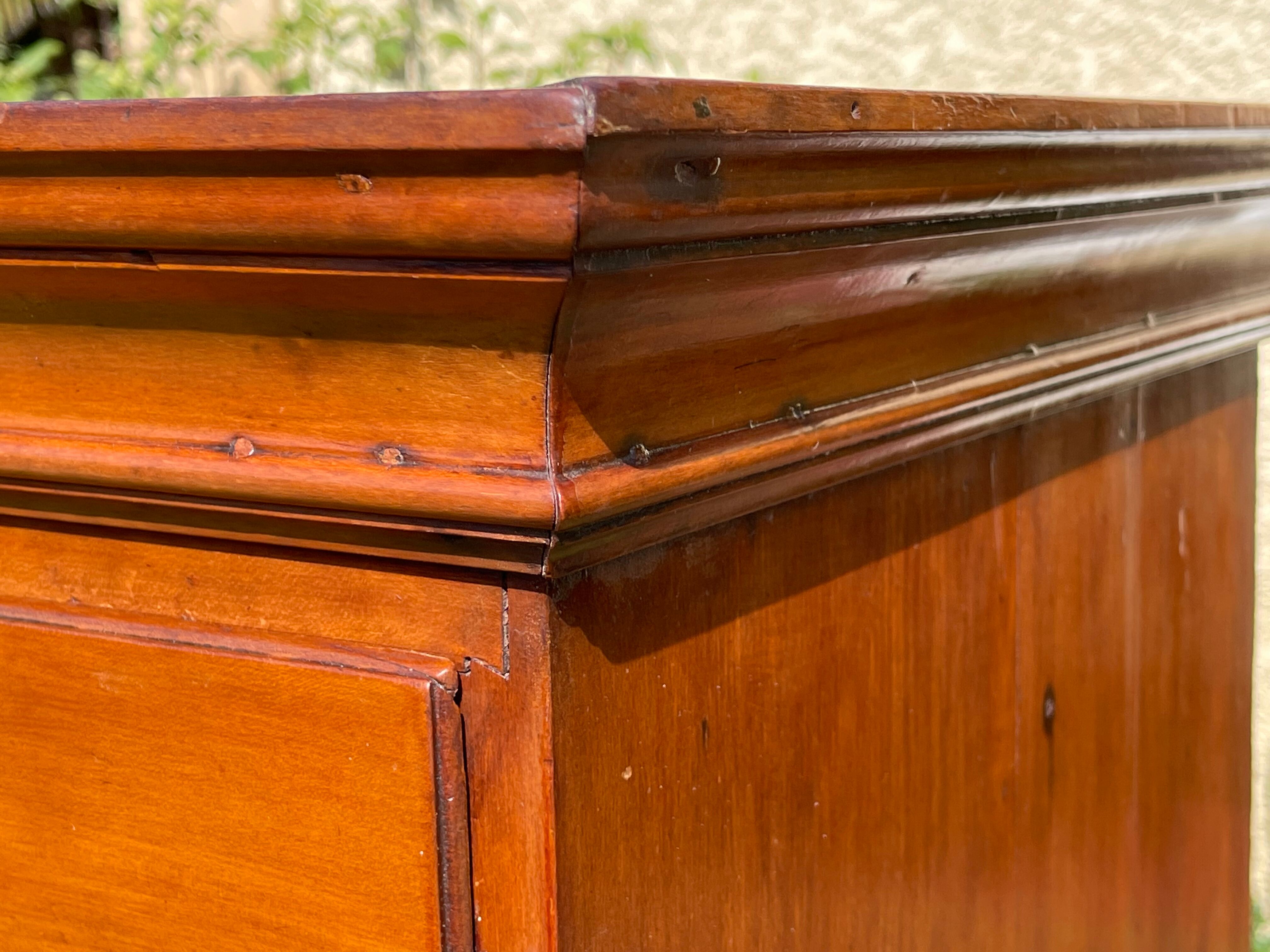 Semainier with support height in Mahogany