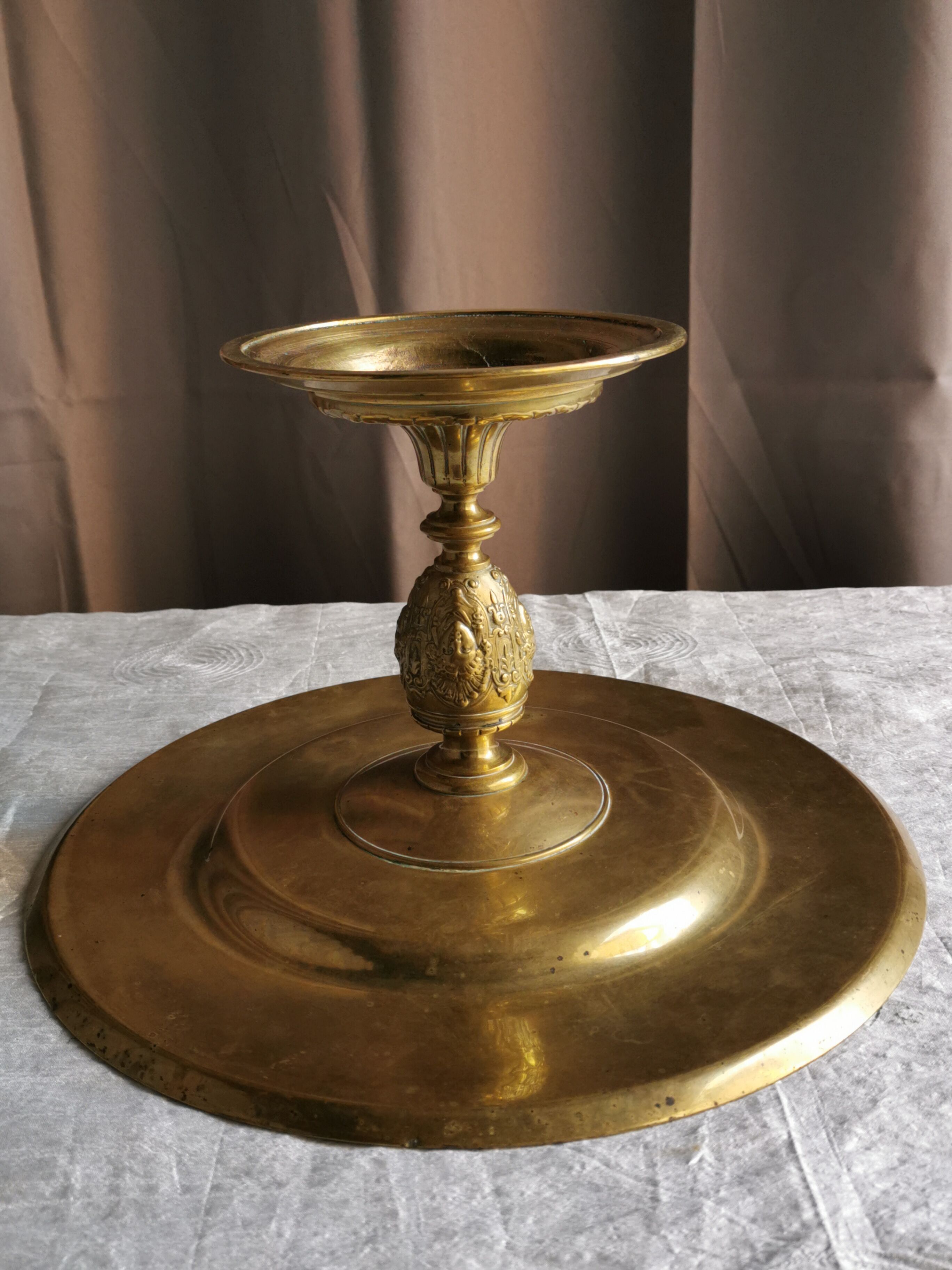 Ancient bronze cup "decor a the antique"