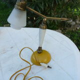 Articulated desk lamp