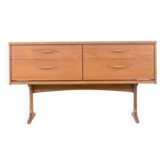Buffet/commode en teck du milieu du siècle par Frank Guille pour Austinsuite. Vintage