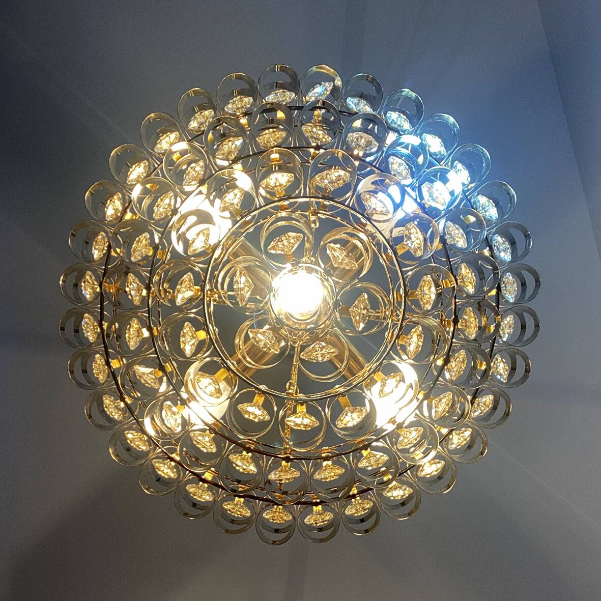 Brass tube chandelier from the 1960s, attributed to Sciolari.