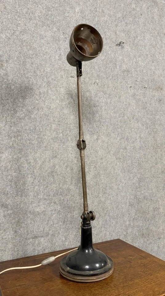 20th Century Industrial Design: Very Large Articulated Arm Lamp