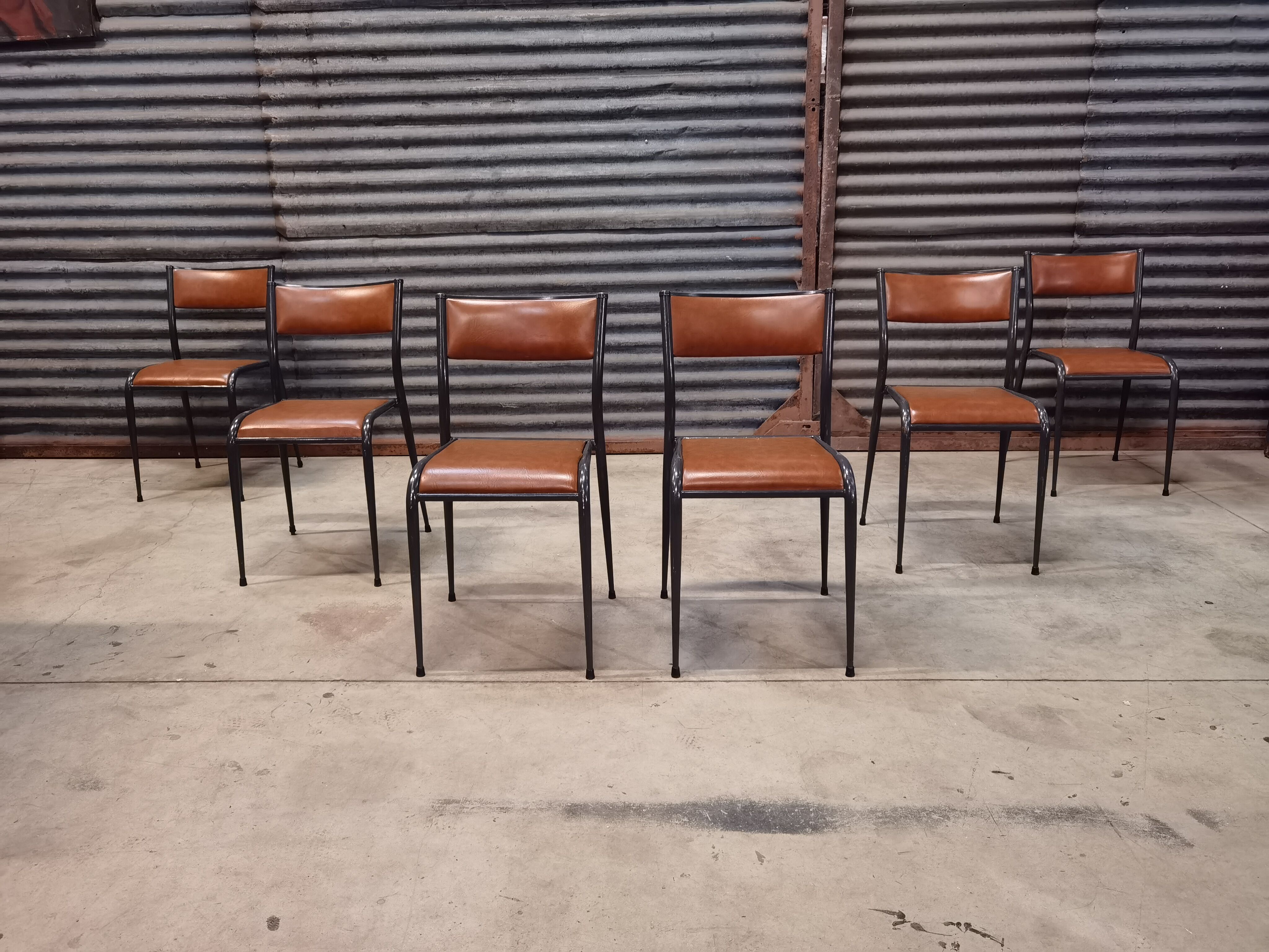 Set of 6 Mullca chairs 510 feet compass