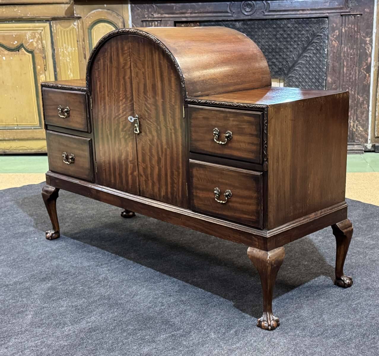 1930s English buffet bar in walnut and mahogany