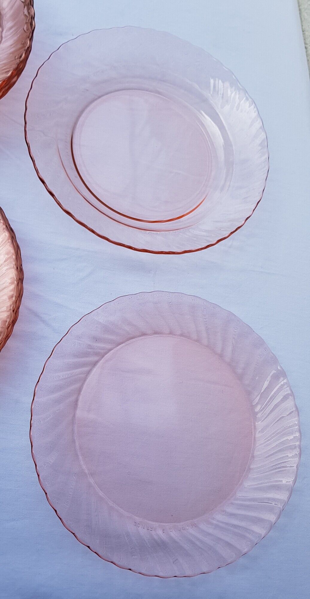 Set of 6 flat plates and 6 hollow plates in pink glass