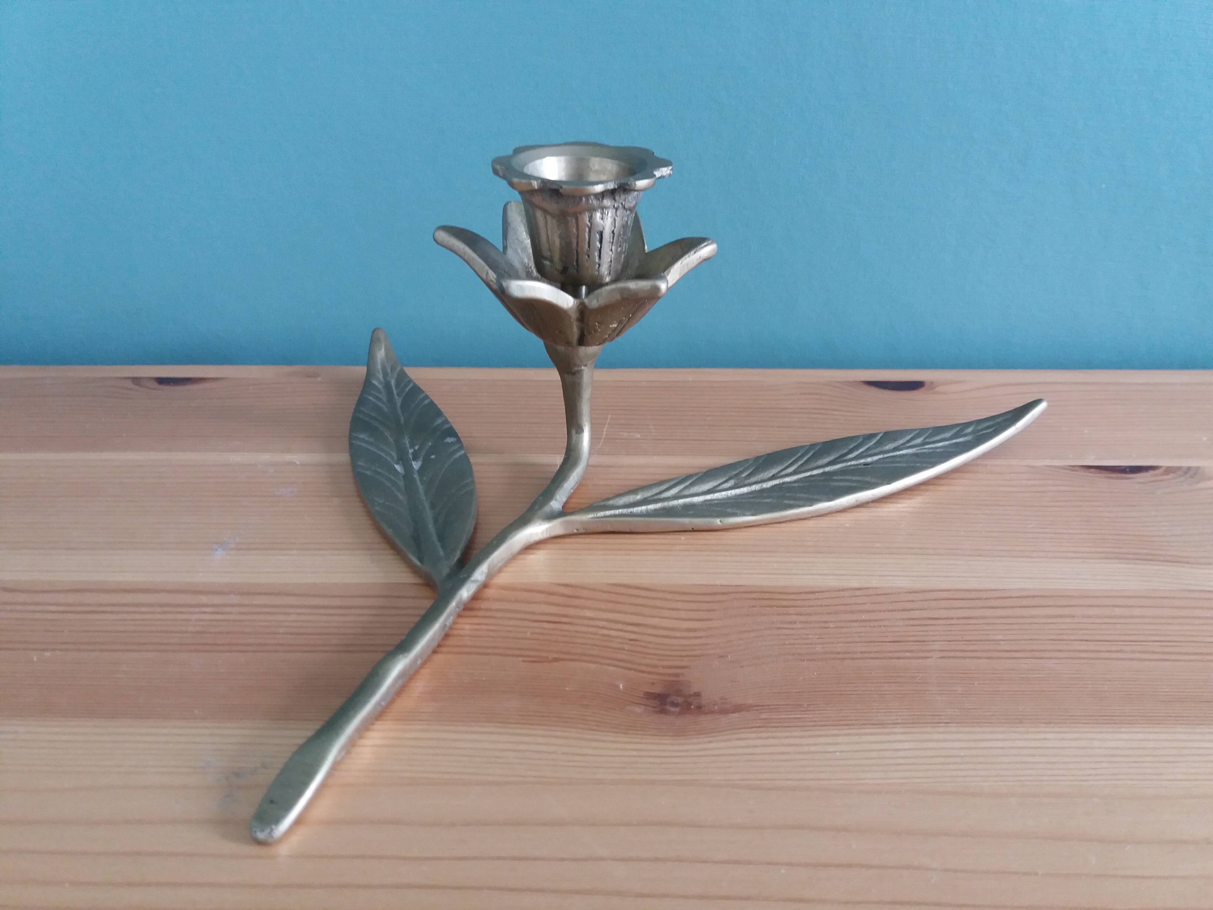 Flower candle holder in gold-plated brass